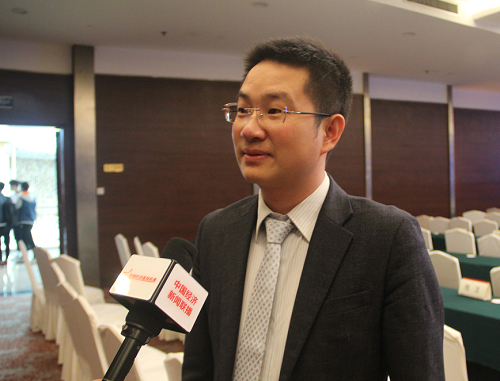 比科斯董事长_科斯莫古图片